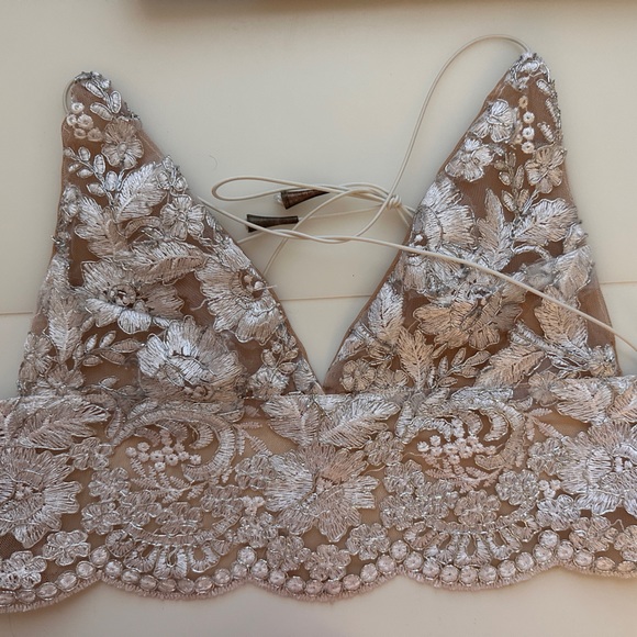 Clara Silver LILIPEARL HANDMADE TRIANGLE LACE BRALETTE - Picture 1 of 3